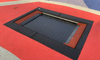 trampolina umieszczona w ziemi